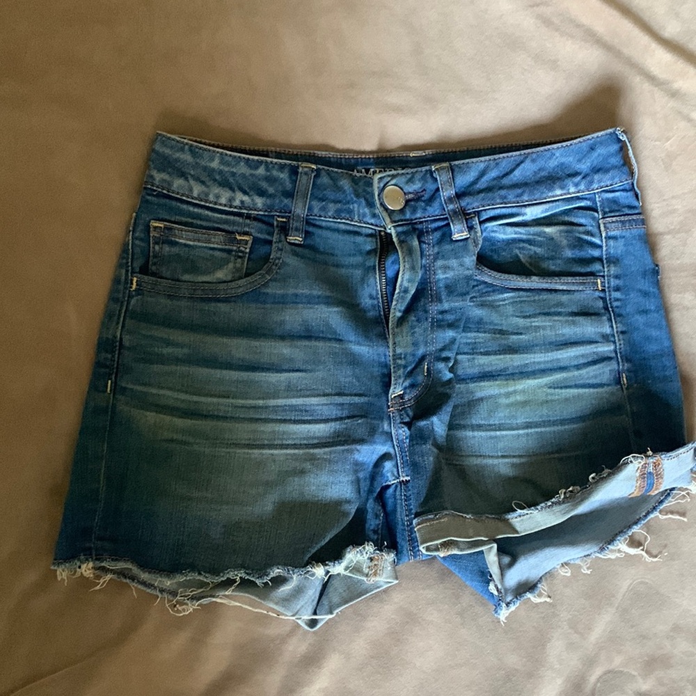 AMERICAN EAGLE WOMENS HIGH RISE DENIM SHORTS SIZE 6